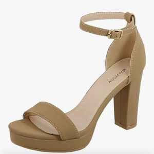 NWOT Top Moda  Tan Platform High Heel Sandals
